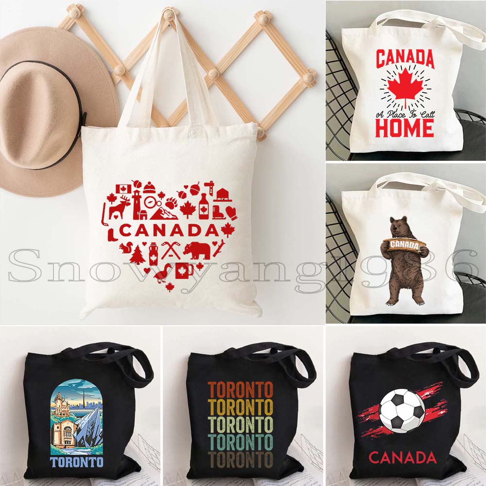 Women Bags In Canada - Kanada Karte Flagge Happy Canadian Girl